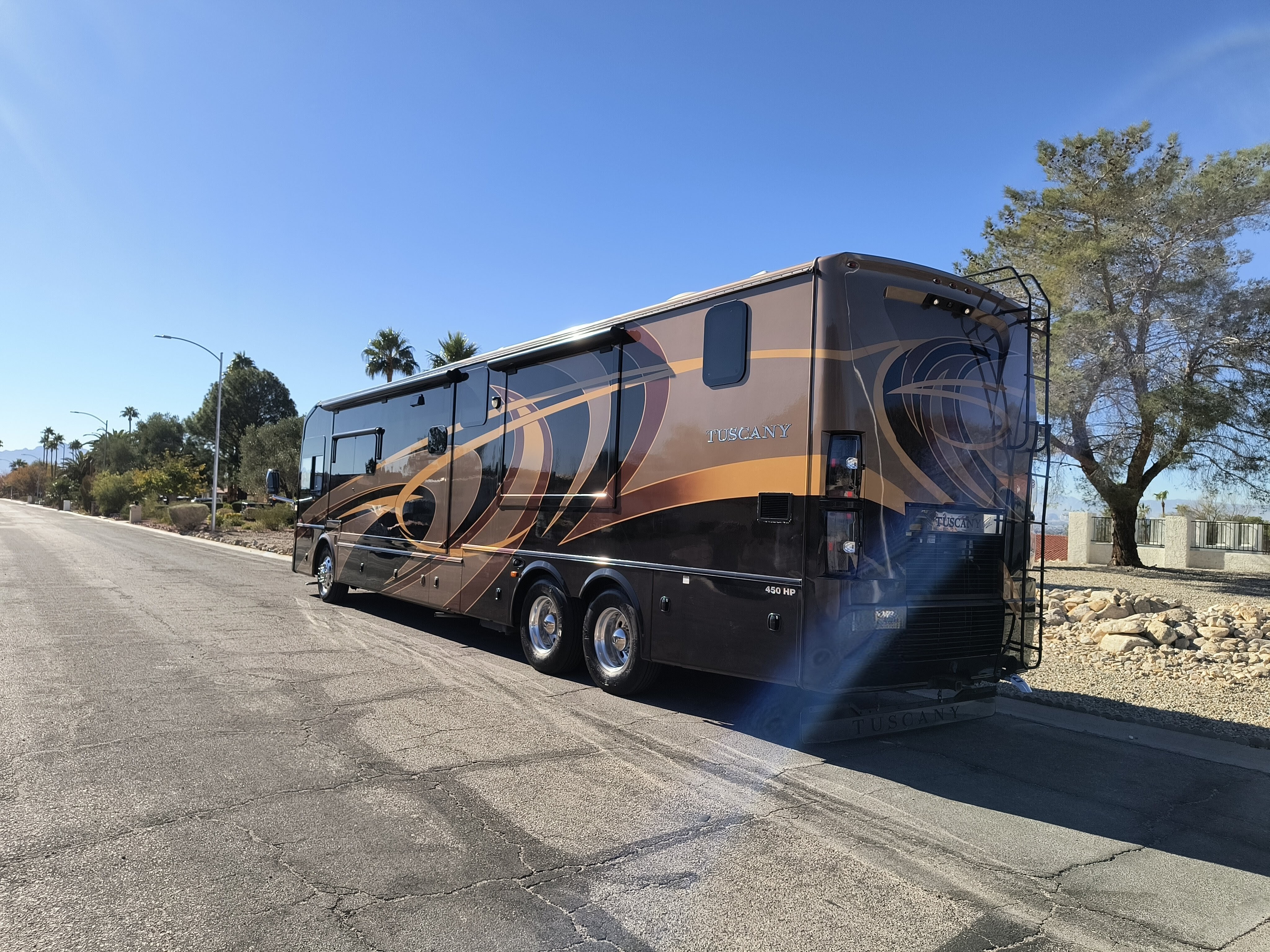 2015 Thor Motor Coach TUSCANY 45AT in las vegas NV