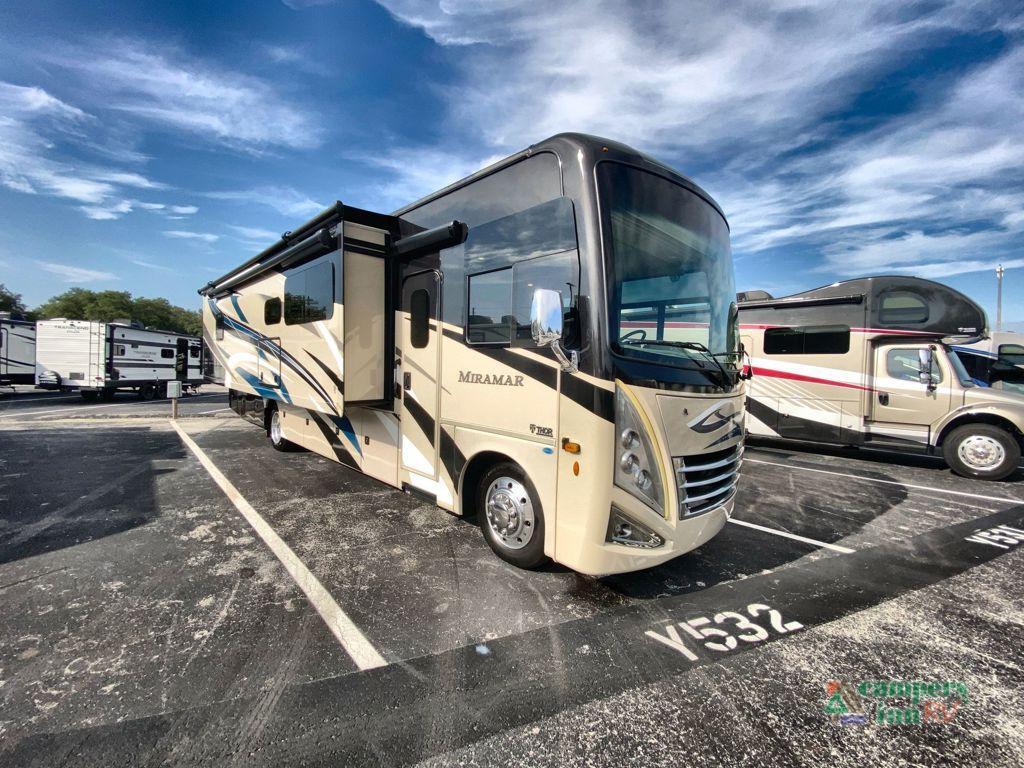 2022 Thor Motor Coach Miramar 35.2 in seffner FL