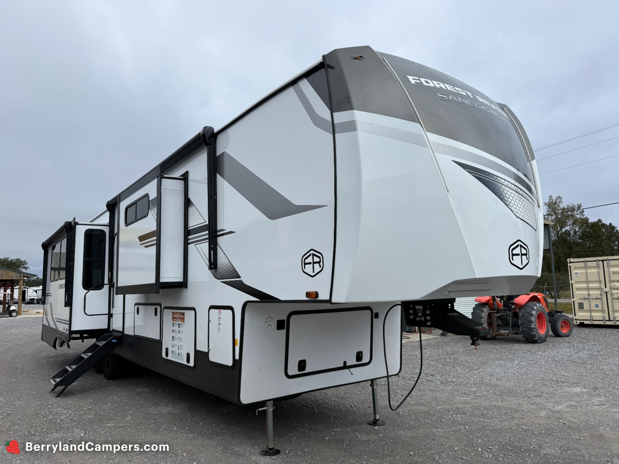2026 Forest River Sandpiper 3800RK in holden LA