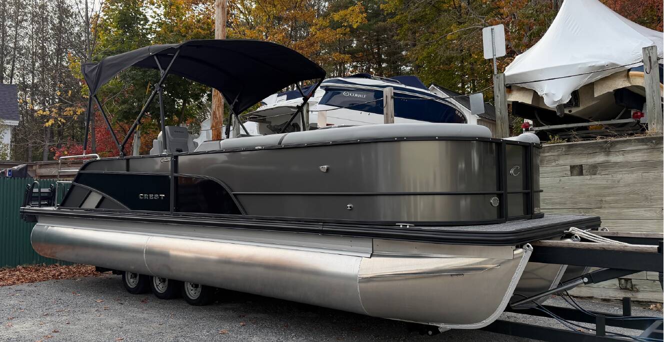 A photo of this 2026 Crest Pontoons Conquest SLSC 250