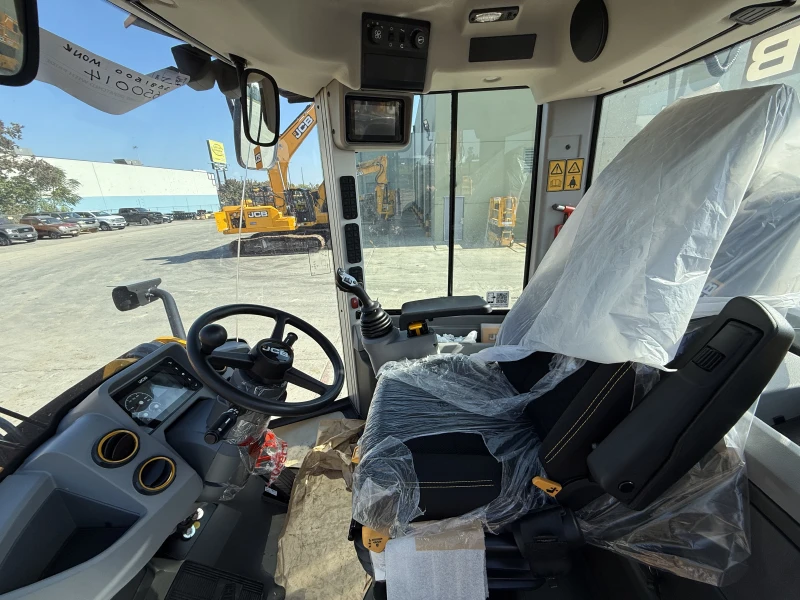 2025 JCB 427