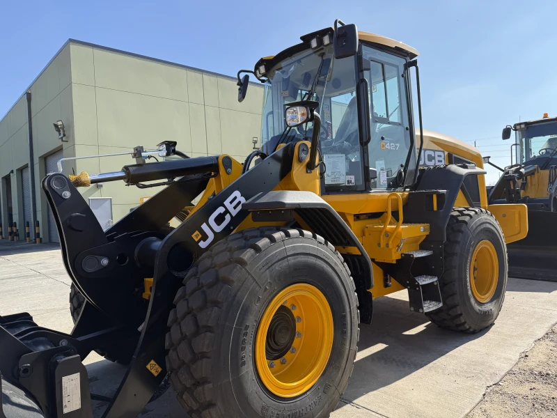 2025 JCB 427
