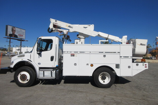 2017 FREIGHTLINER BUSINESS CLASS M2 106 in Colton, CA