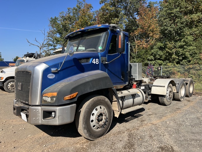 2014 CAT CT660 TRACTOR in Chantilly, VA