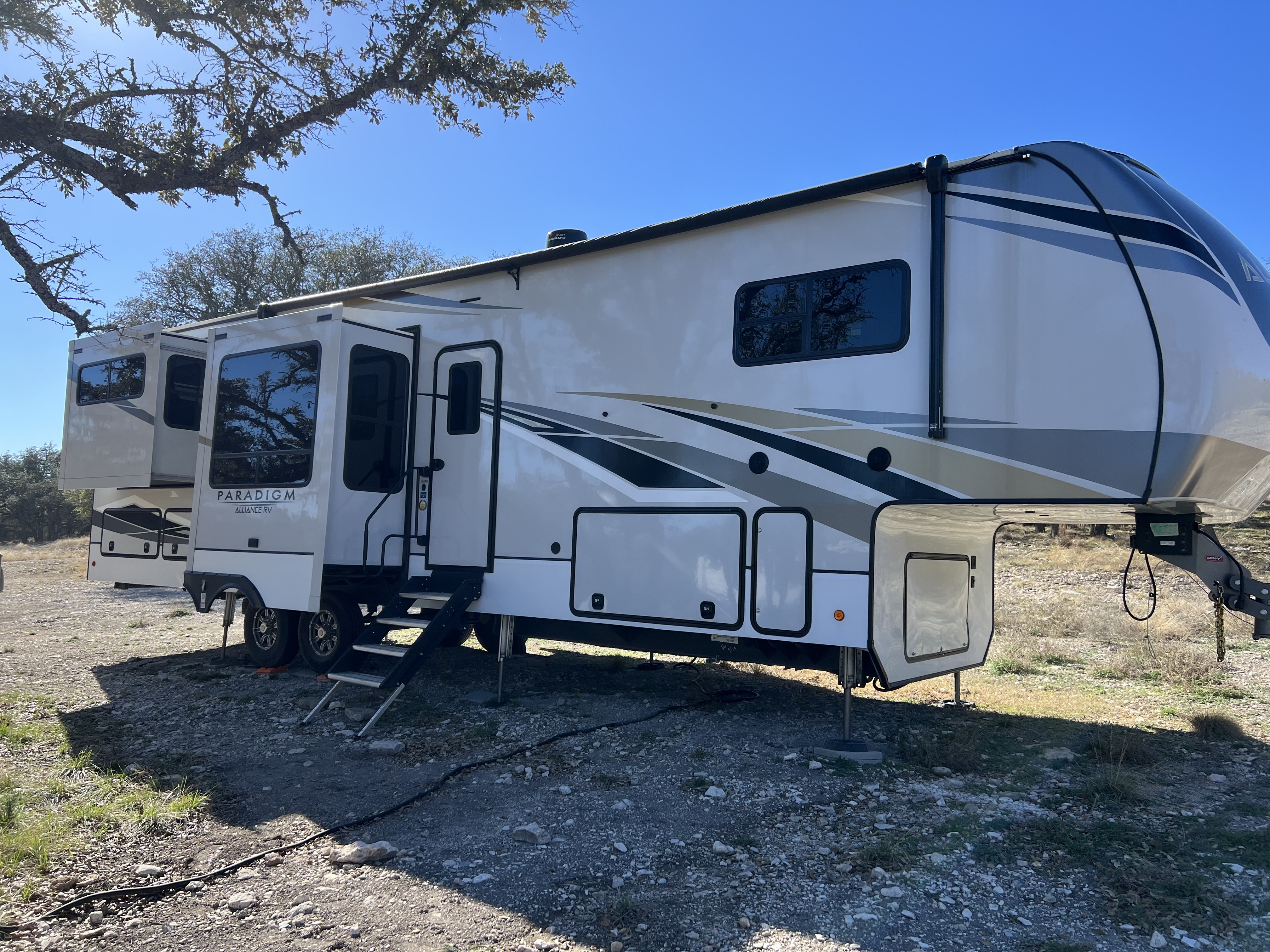 2021 Alliance Rv PARADIGM 365RD in houston TX