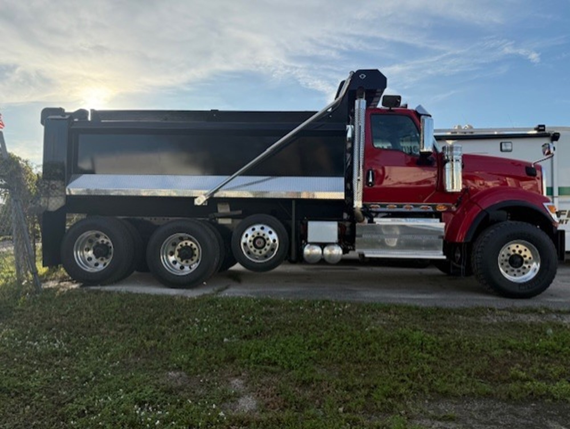 2026 INTERNATIONAL HX520 SFA 6X4 in West Palm Beach, FL