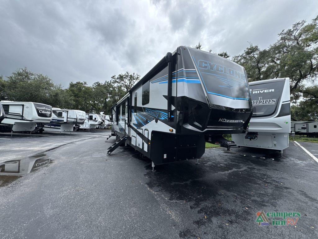 2026 Heartland Cyclone 4014C in seffner FL