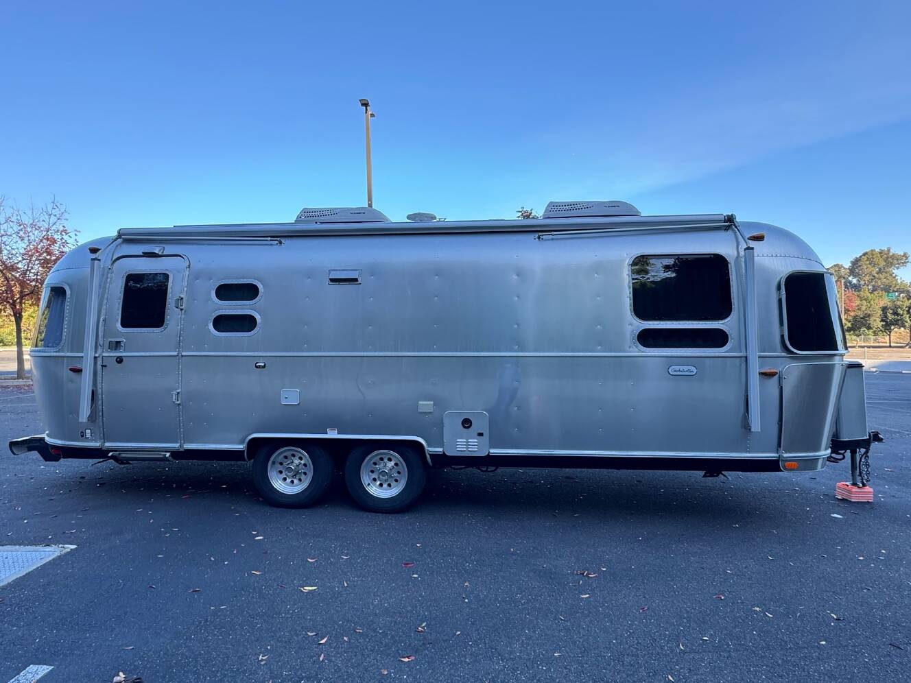 A photo of this 2021 Airstream GLOBETROTTER 27FBQ