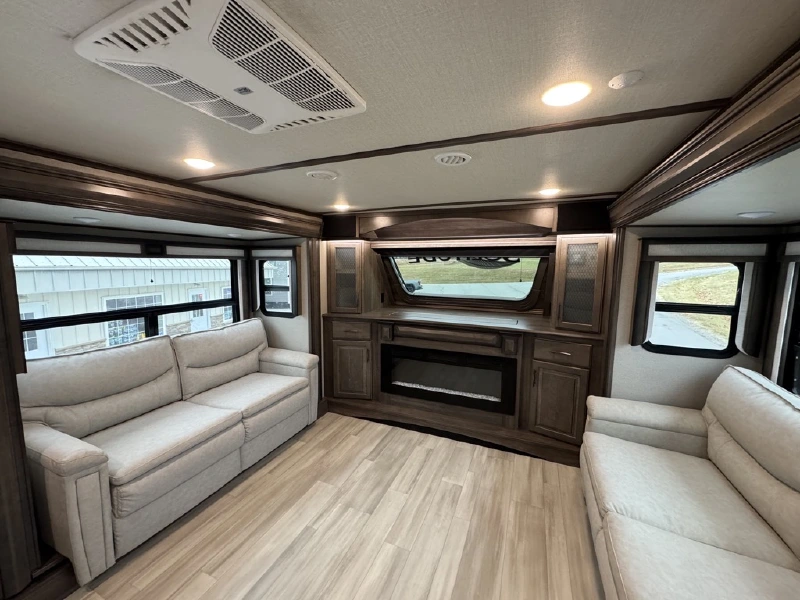 2022 GRAND DESIGN SOLITUDE 380FL