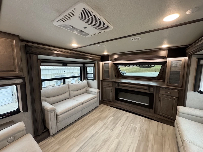 2022 GRAND DESIGN SOLITUDE 380FL