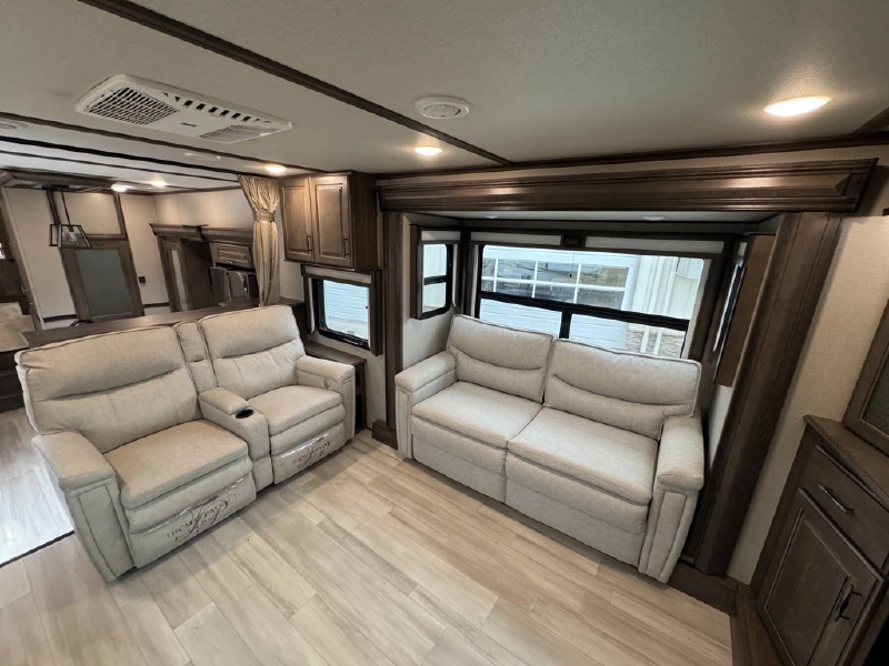 2022 GRAND DESIGN SOLITUDE 380FL