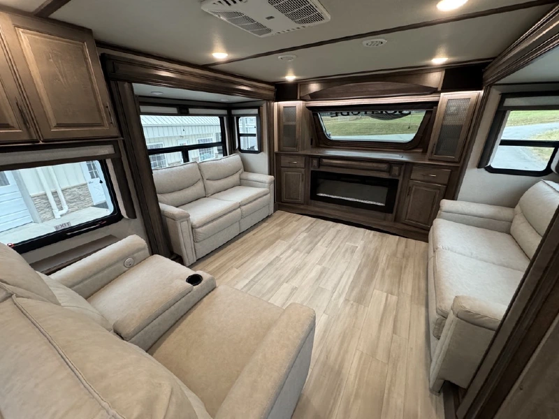 2022 GRAND DESIGN SOLITUDE 380FL