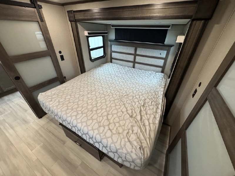2022 GRAND DESIGN SOLITUDE 380FL