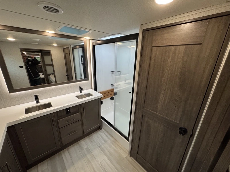 2022 GRAND DESIGN SOLITUDE 380FL