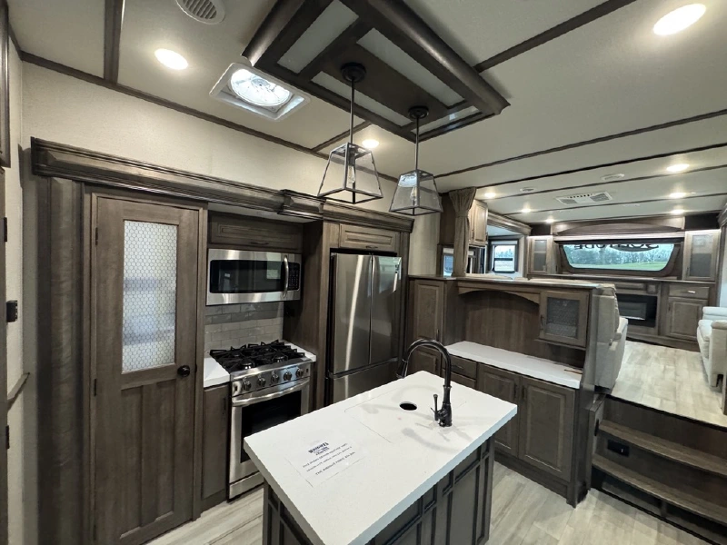 2022 GRAND DESIGN SOLITUDE 380FL
