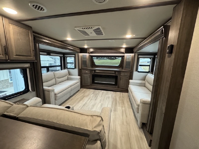 2022 GRAND DESIGN SOLITUDE 380FL