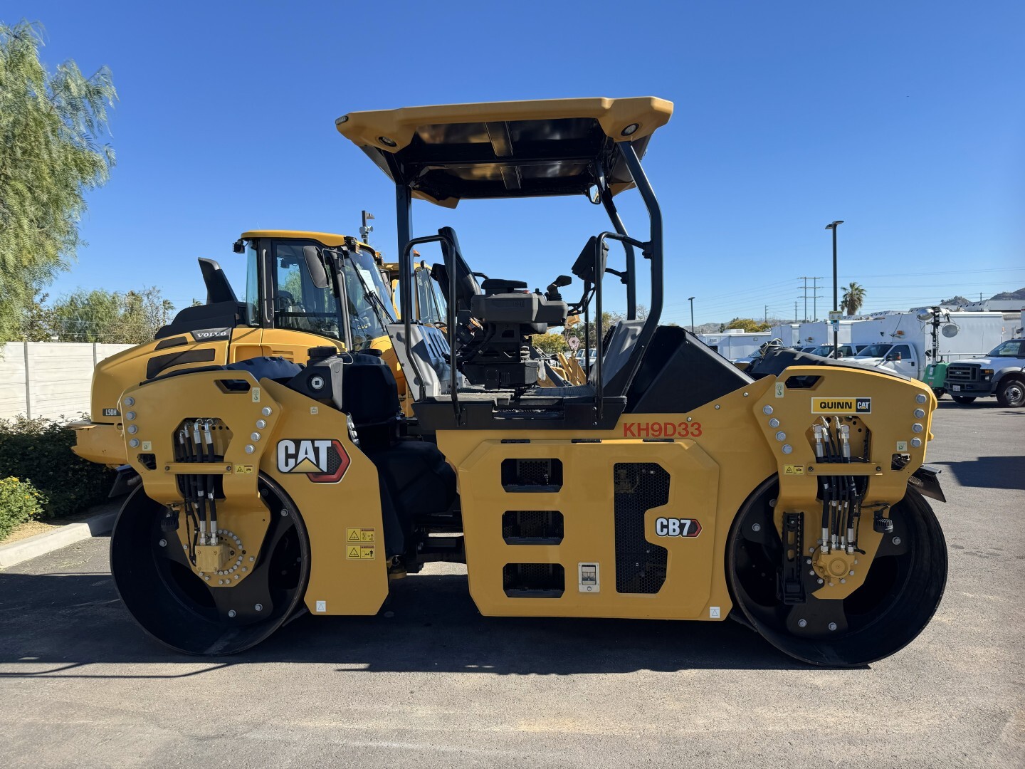 2023 CATERPILLAR CB7 in Fontana, CA