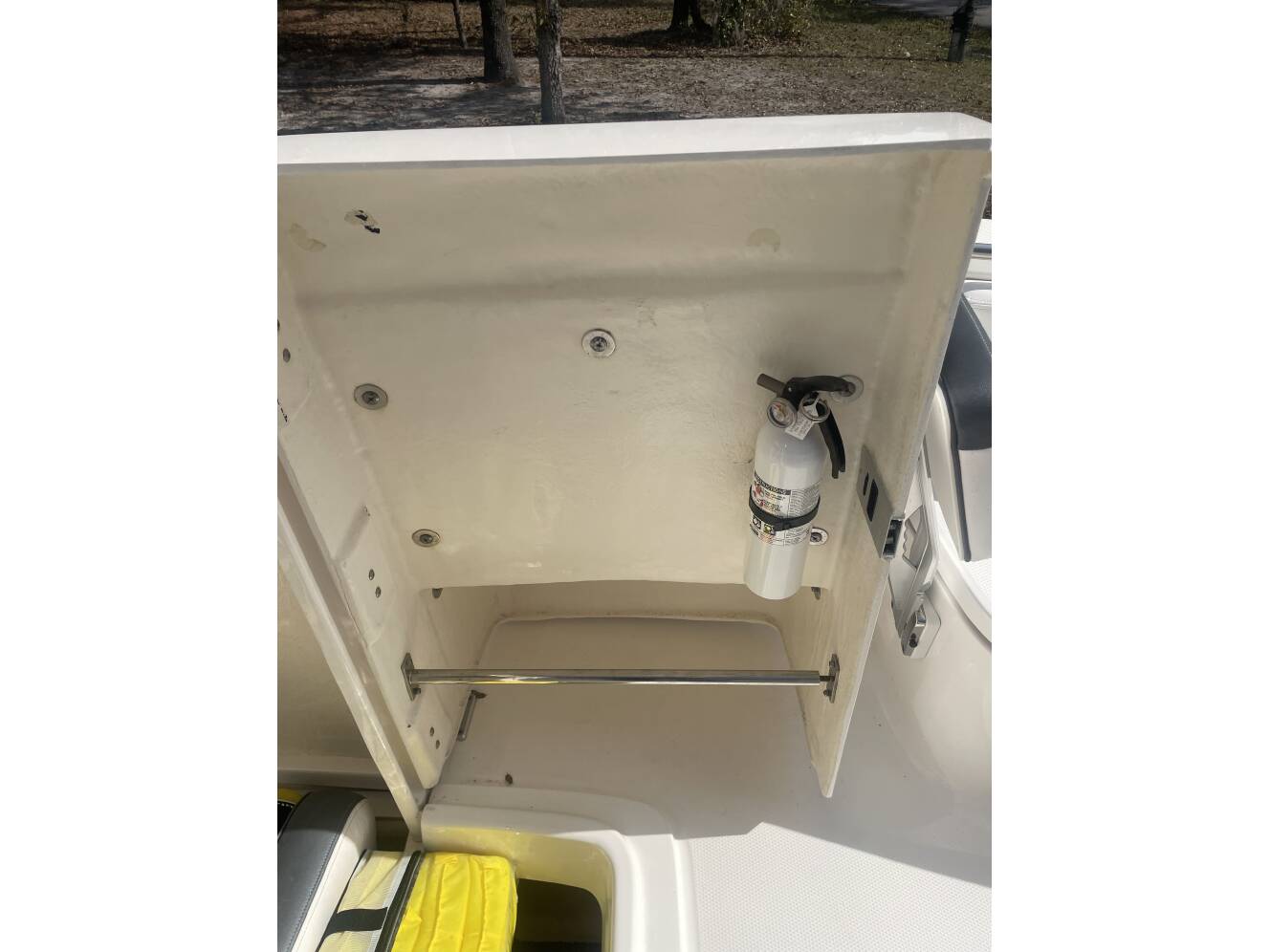A photo of this 2019 Robalo 202