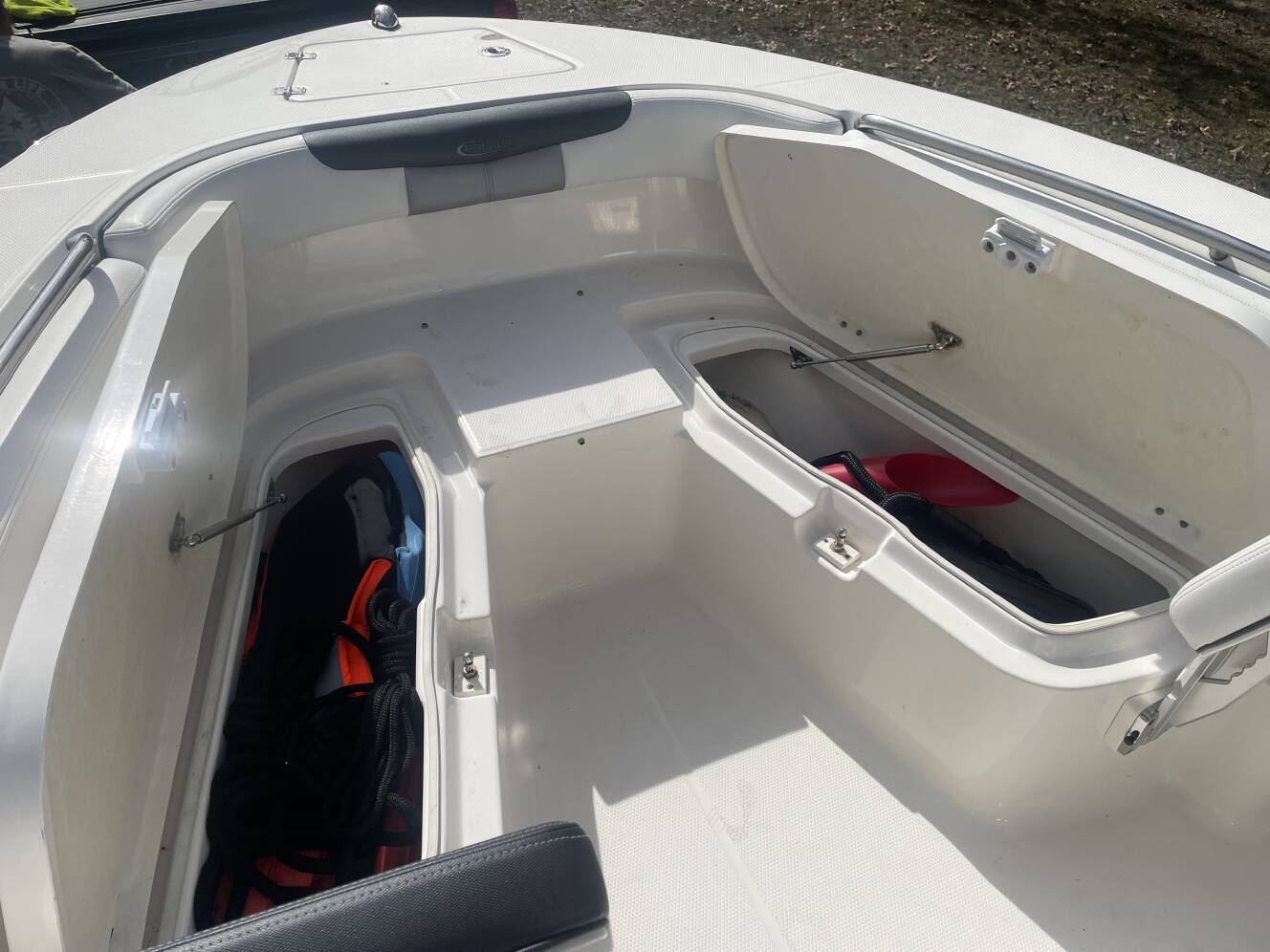 A photo of this 2019 Robalo 202