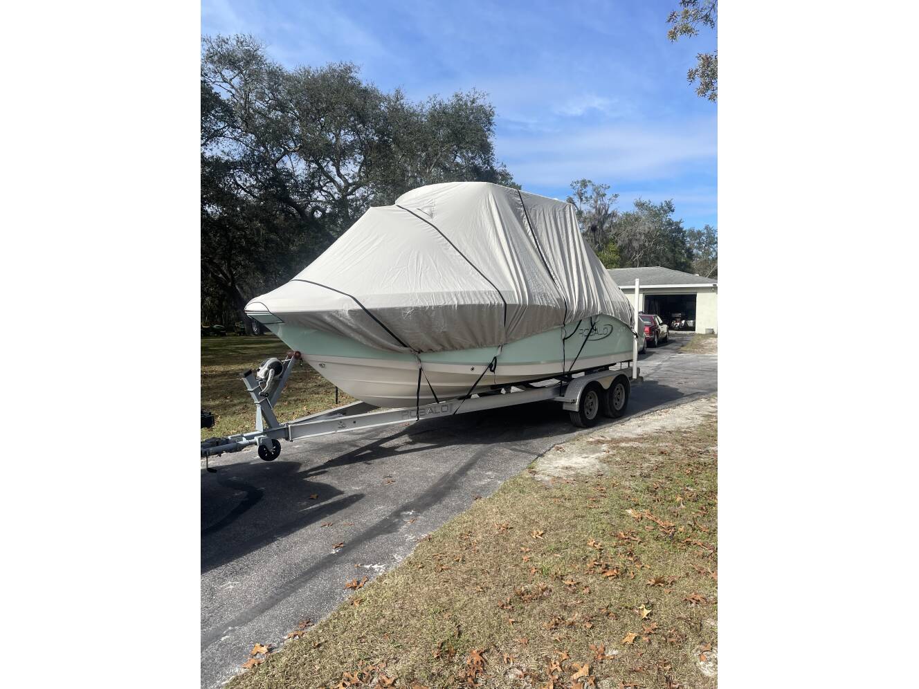 A photo of this 2019 Robalo 202