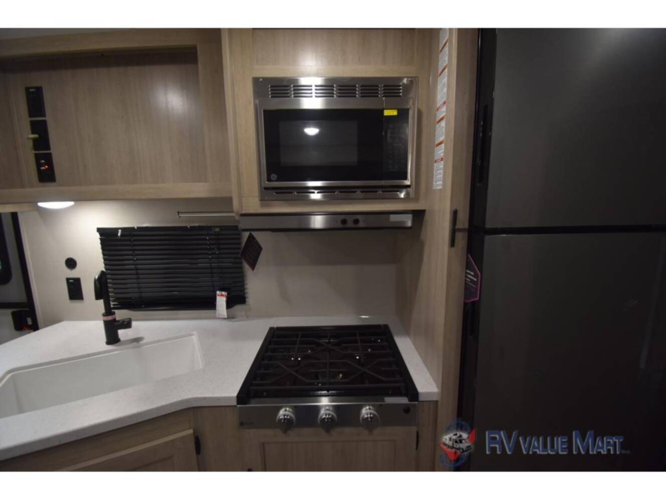 A photo of this 2026 Coachmen Rv Catalina Summit Series 8 231BHS