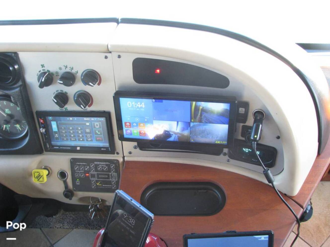 A photo of this 2007 American Coach American Tradition 42R