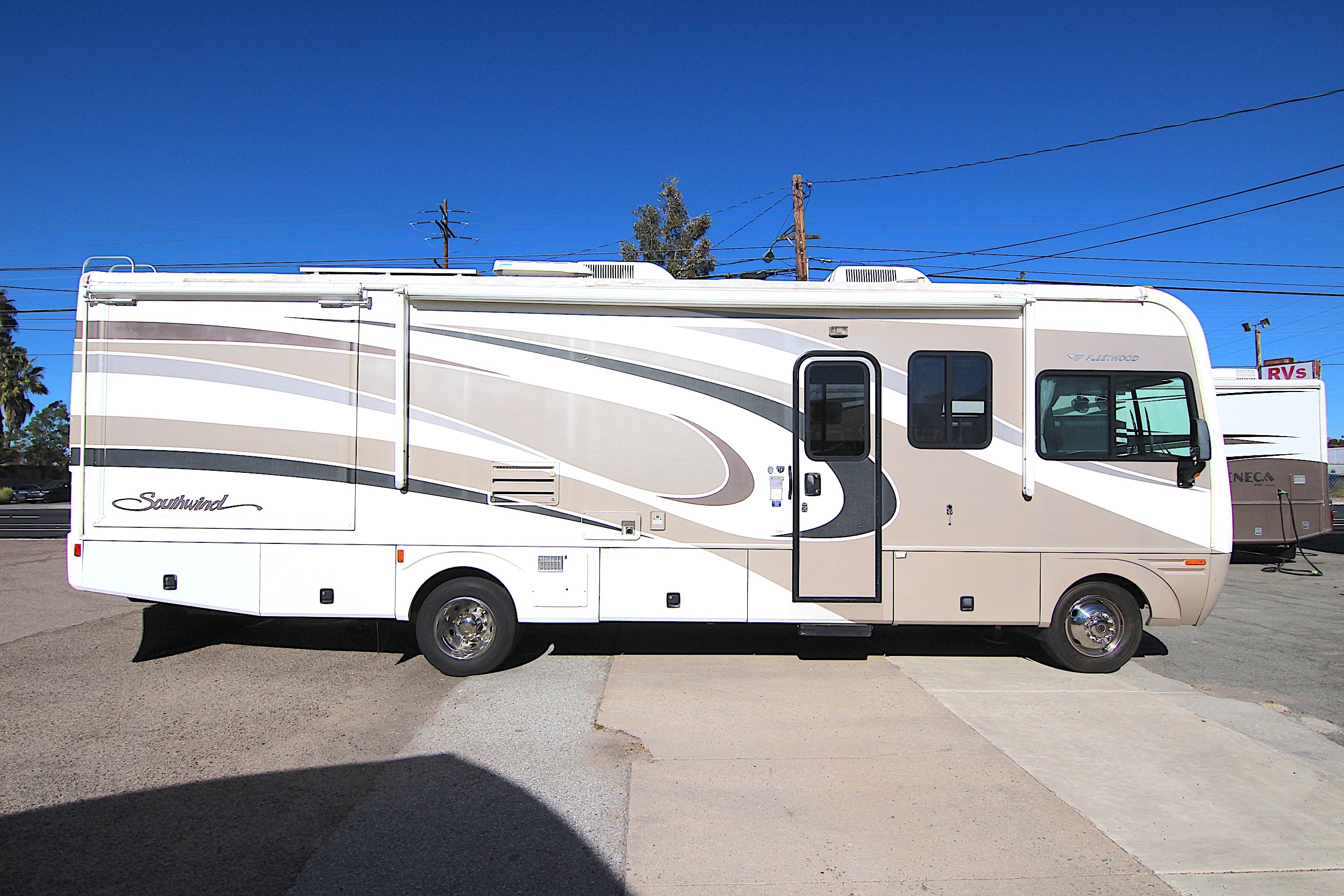 2006 Fleetwood SOUTHWIND 32V in el cajon CA