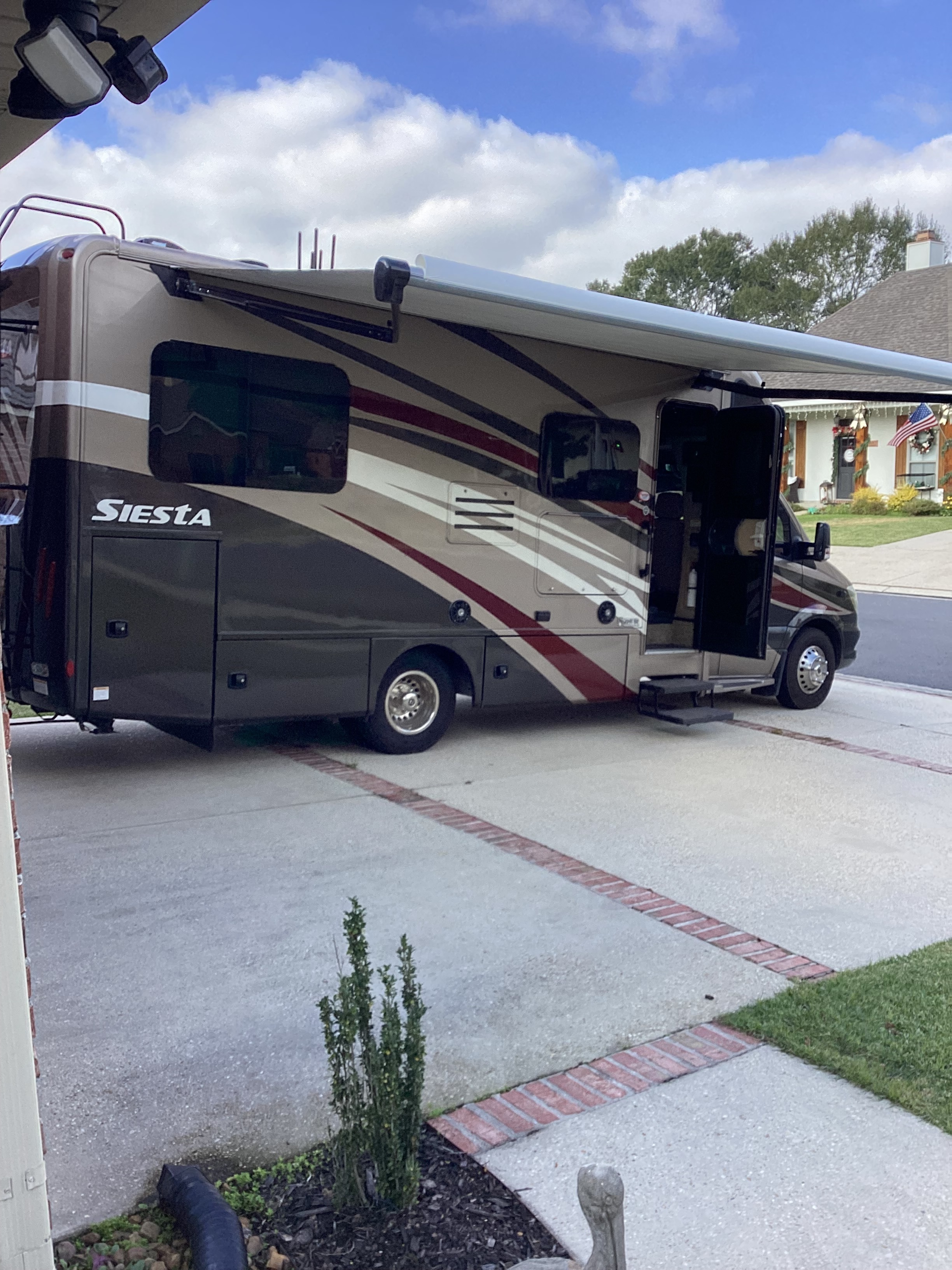 セール Class B RVs and Camper Vans For Sale near Youngsville, LA - RV Trader