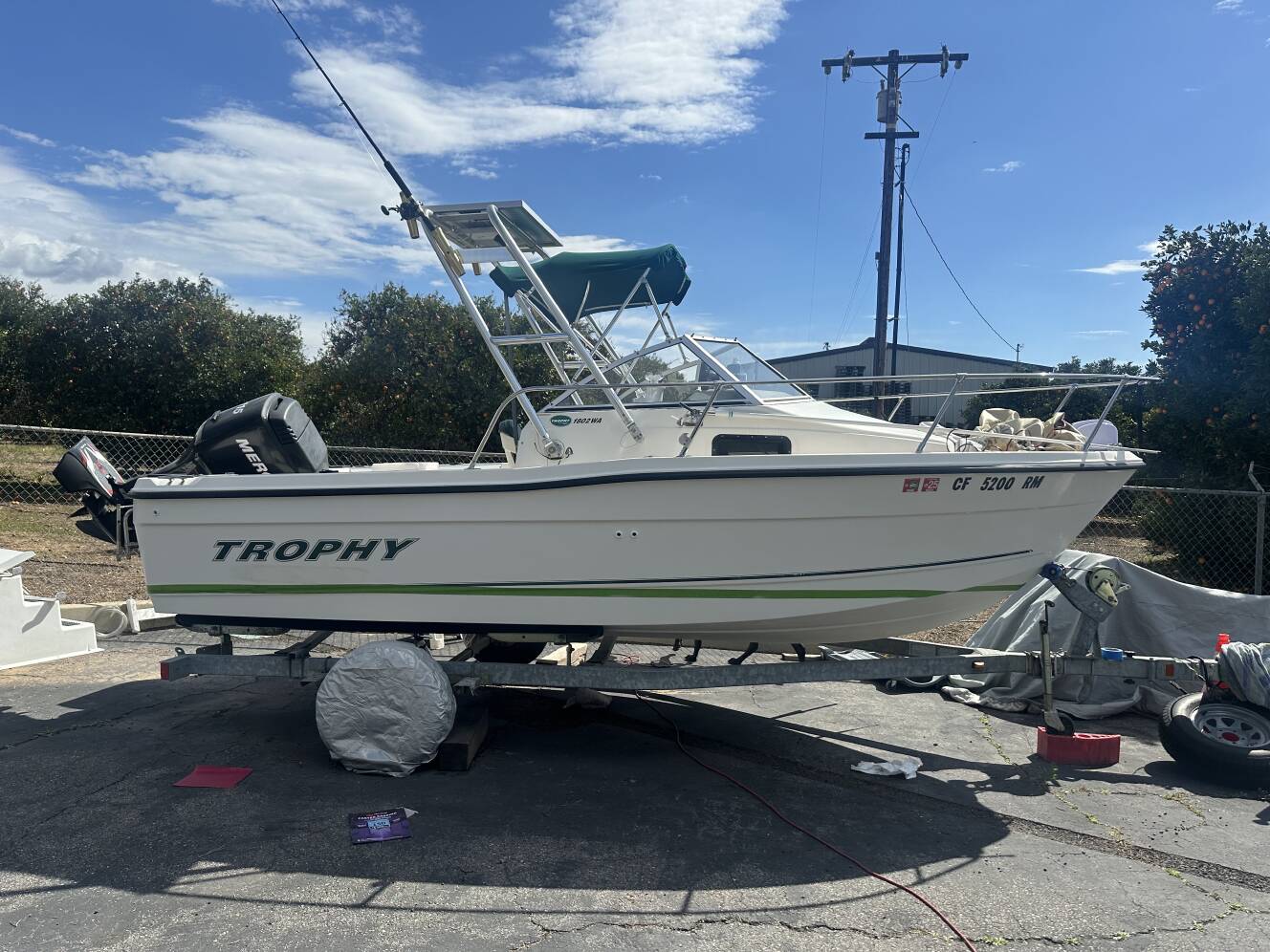 A photo of this 2006 Trophy 1802 Walkaround