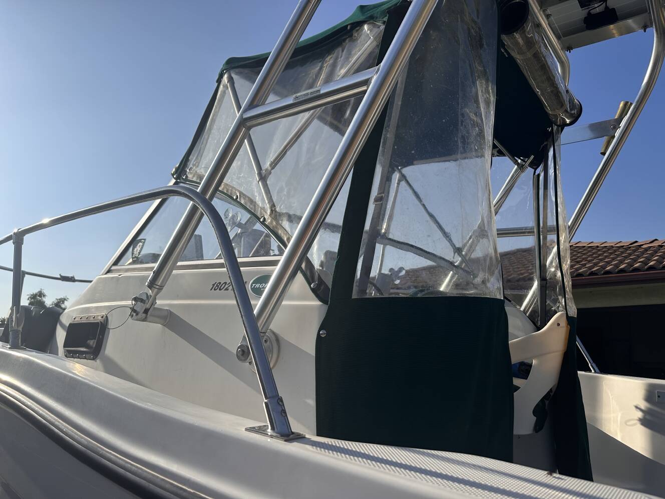 A photo of this 2006 Trophy 1802 Walkaround