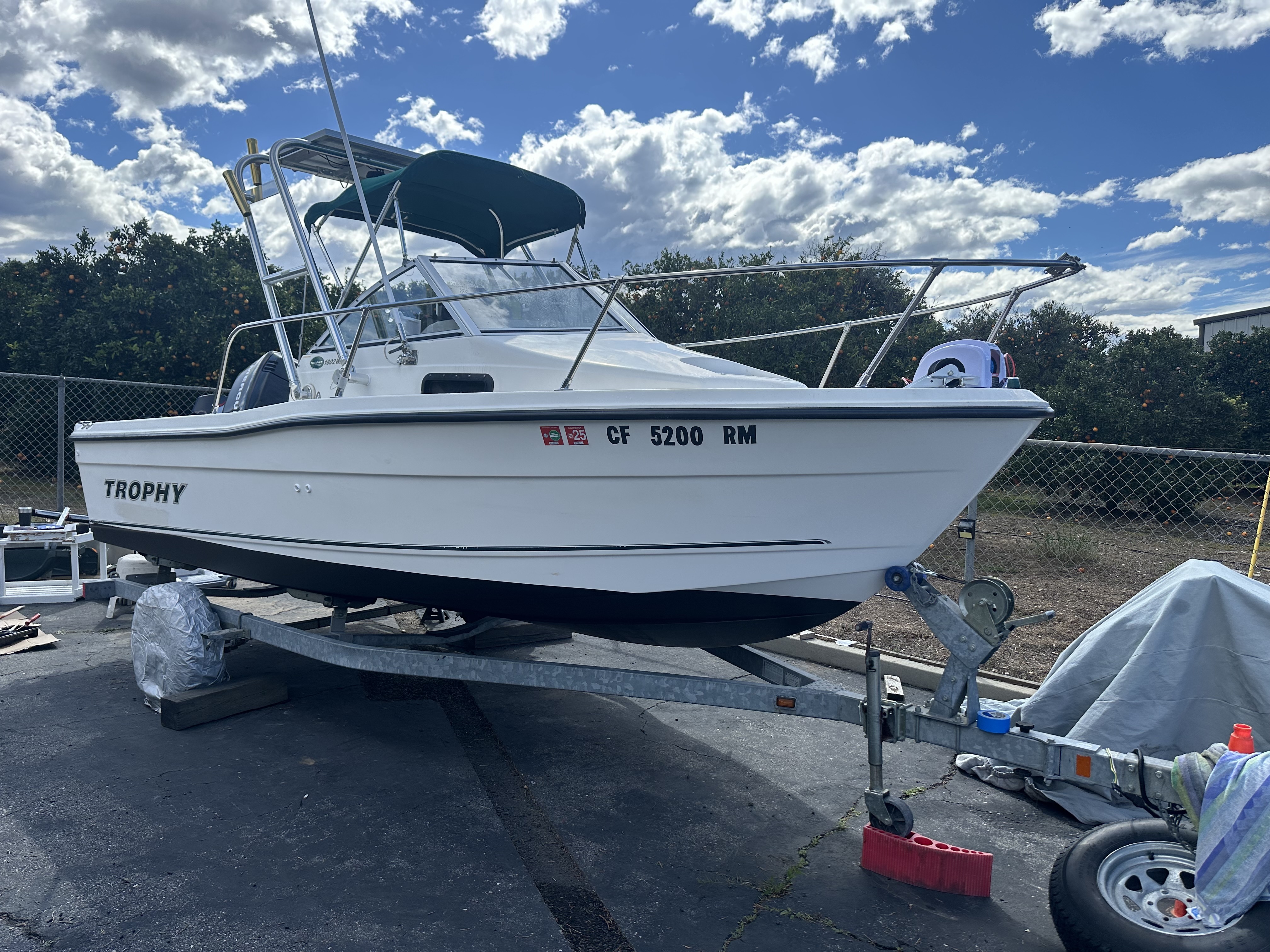 2006 Trophy 1802 Walkaround Cuddy Cabin Boat boat