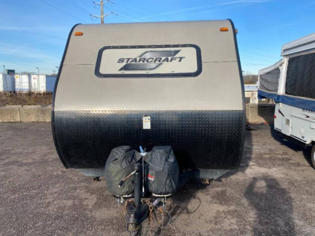 A photo of this 2016 Starcraft AR-ONE 18QB