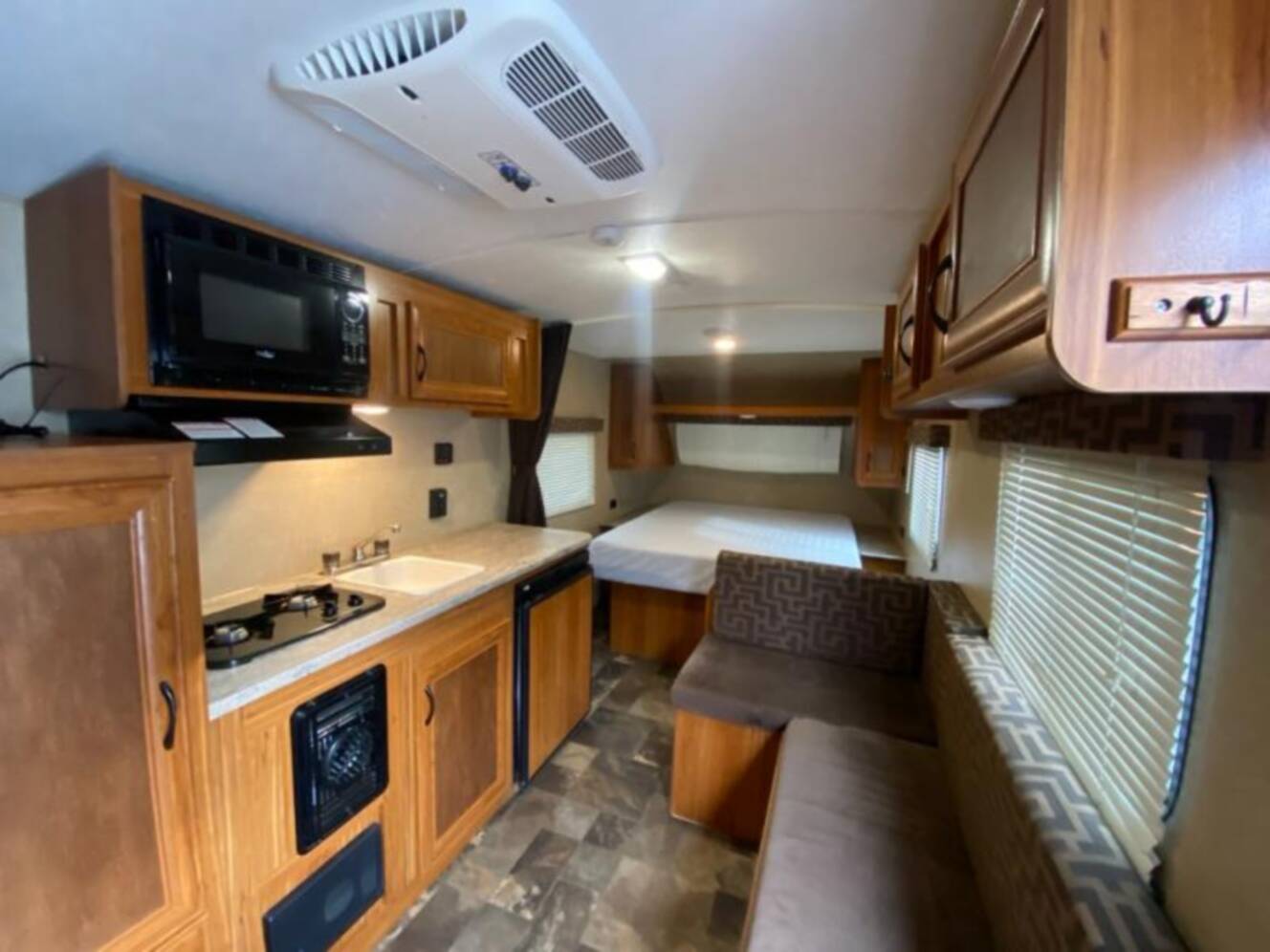 A photo of this 2016 Starcraft AR-ONE 18QB