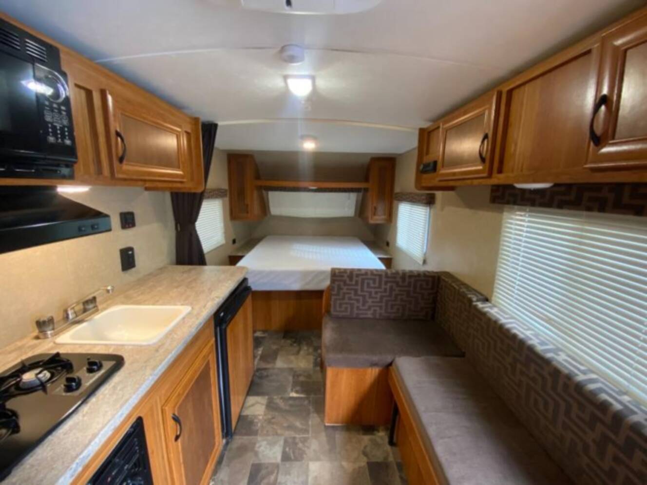 A photo of this 2016 Starcraft AR-ONE 18QB