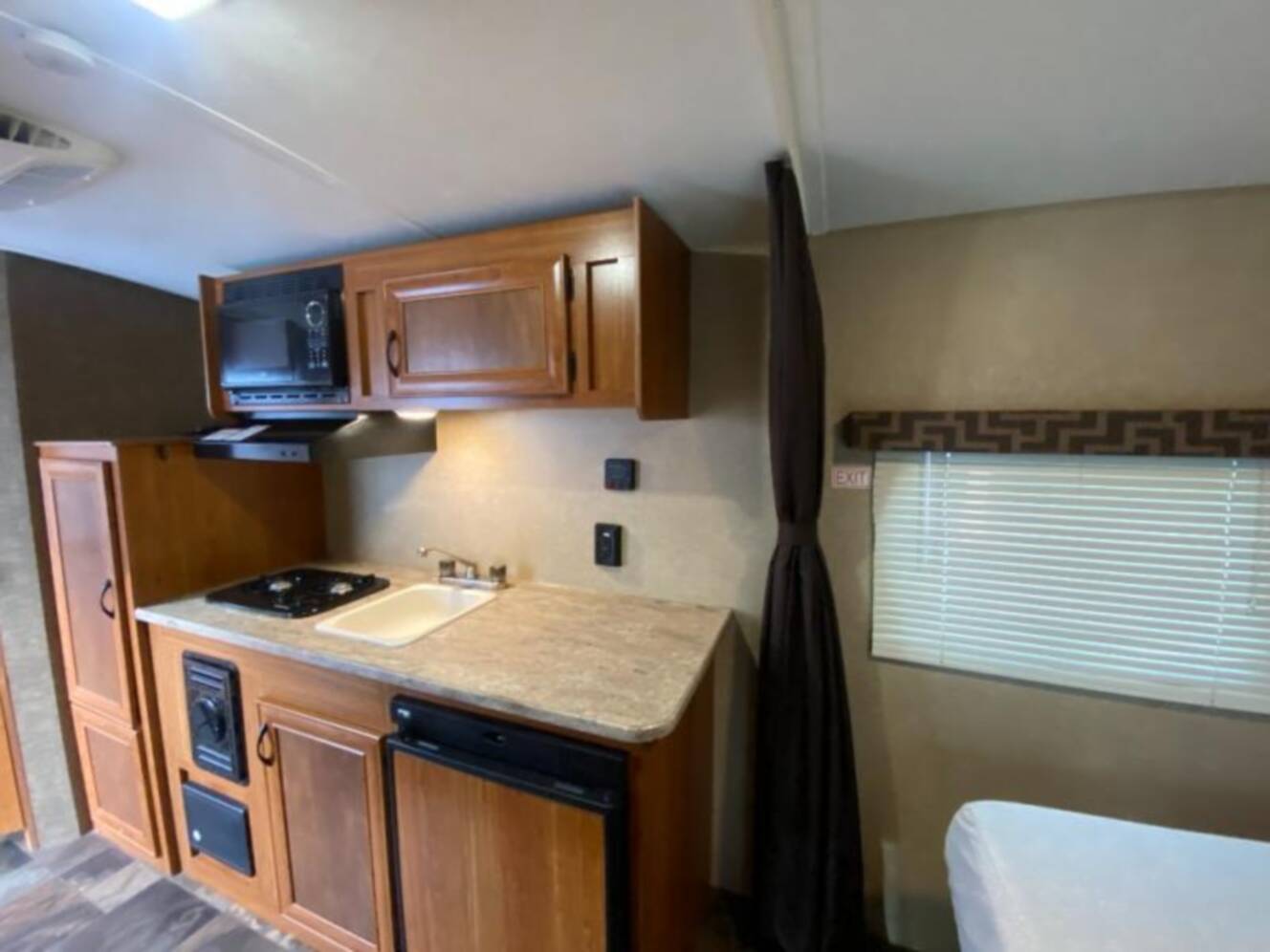 A photo of this 2016 Starcraft AR-ONE 18QB