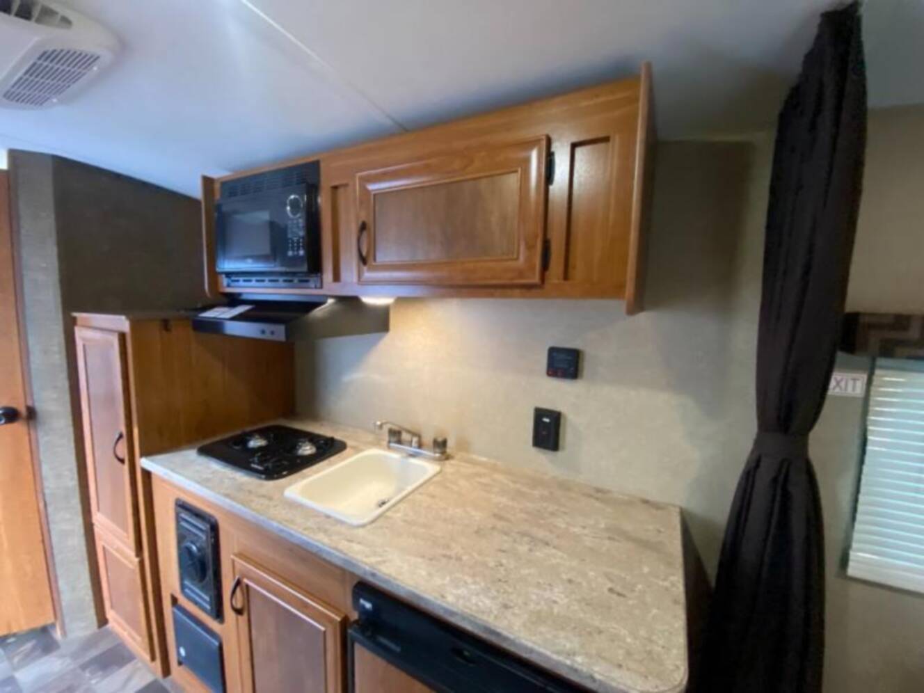 A photo of this 2016 Starcraft AR-ONE 18QB