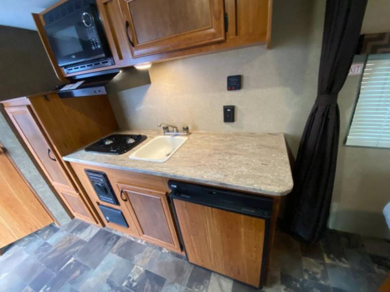 A photo of this 2016 Starcraft AR-ONE 18QB