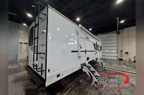 2026 Winnebago Thrive 26FKD in middlebury IN