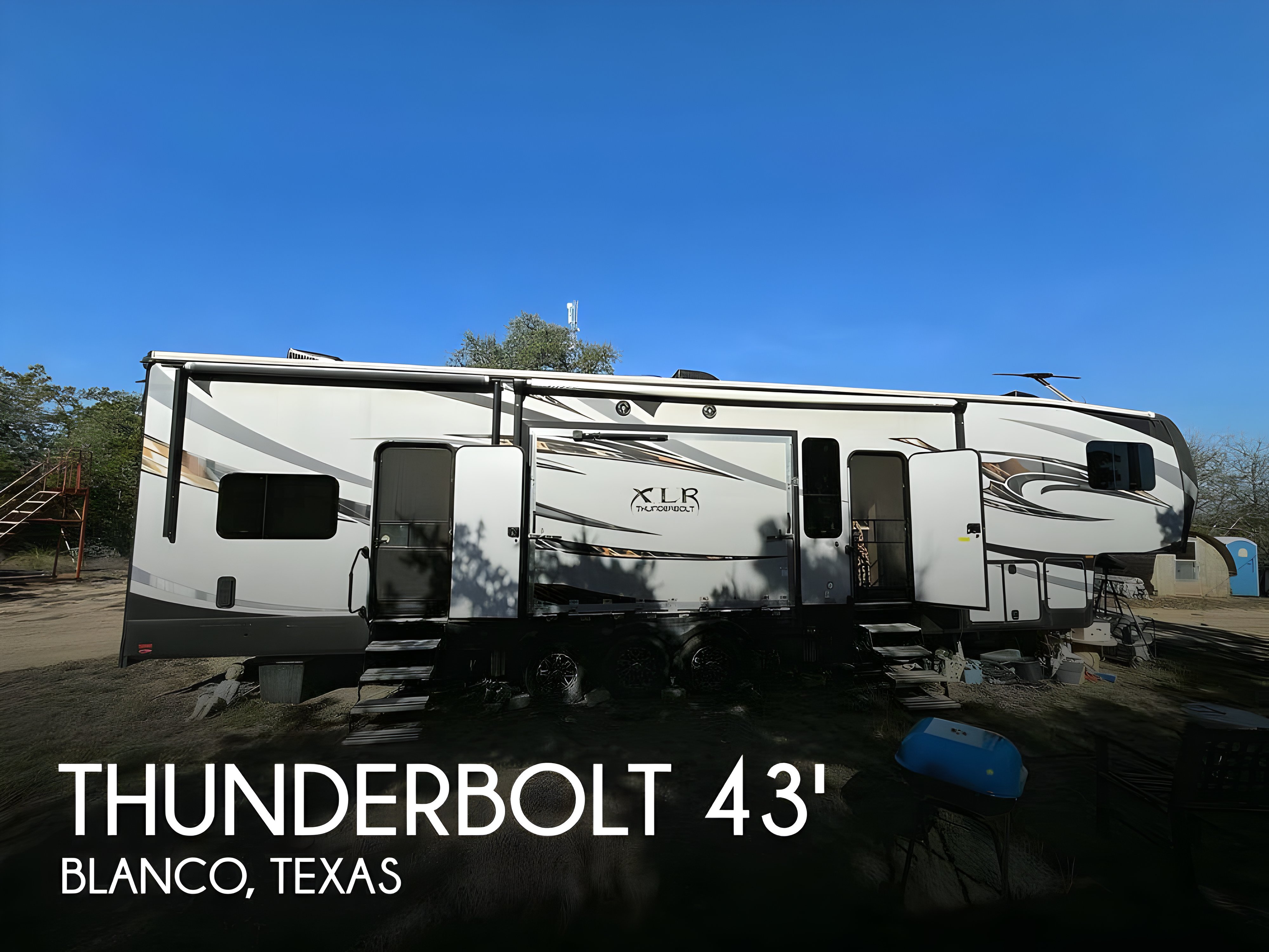 2017 Forest River Thunderbolt XLR 420AMP Fifth Wheel Toy Hauler RV