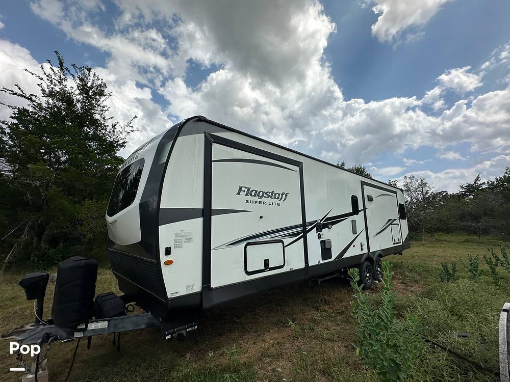 2022 Forest River Flagstaff 29RLBS in red rock TX