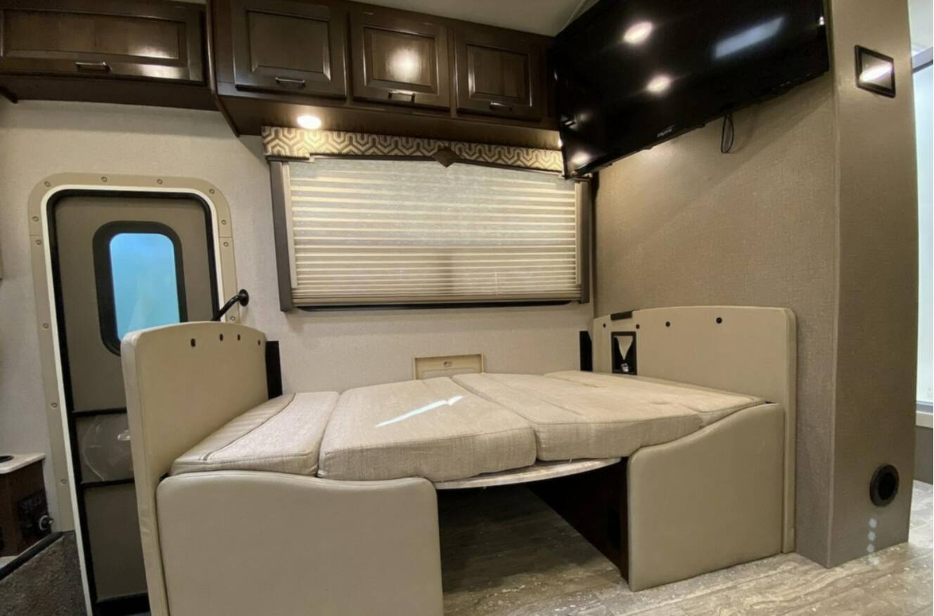 A photo of this 2018 Thor Motor Coach HURRICANE 29M