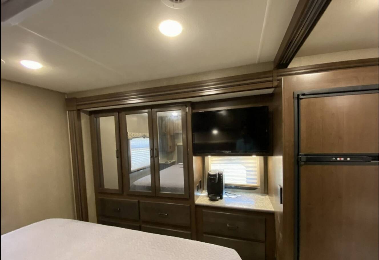 A photo of this 2018 Thor Motor Coach HURRICANE 29M