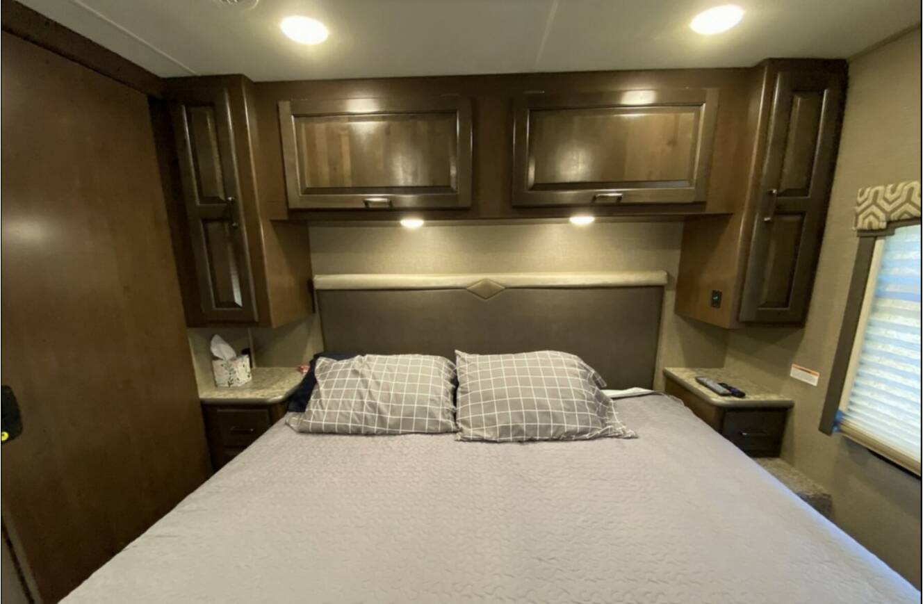 A photo of this 2018 Thor Motor Coach HURRICANE 29M
