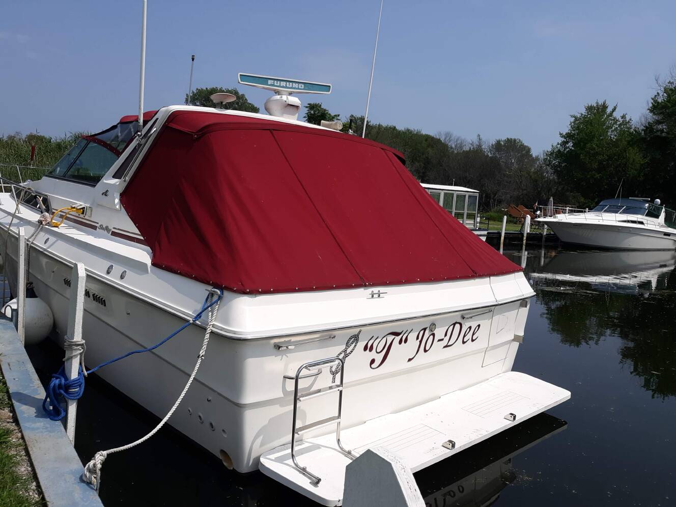 A photo of this 1990 Sea Ray 390 Express Cruiser