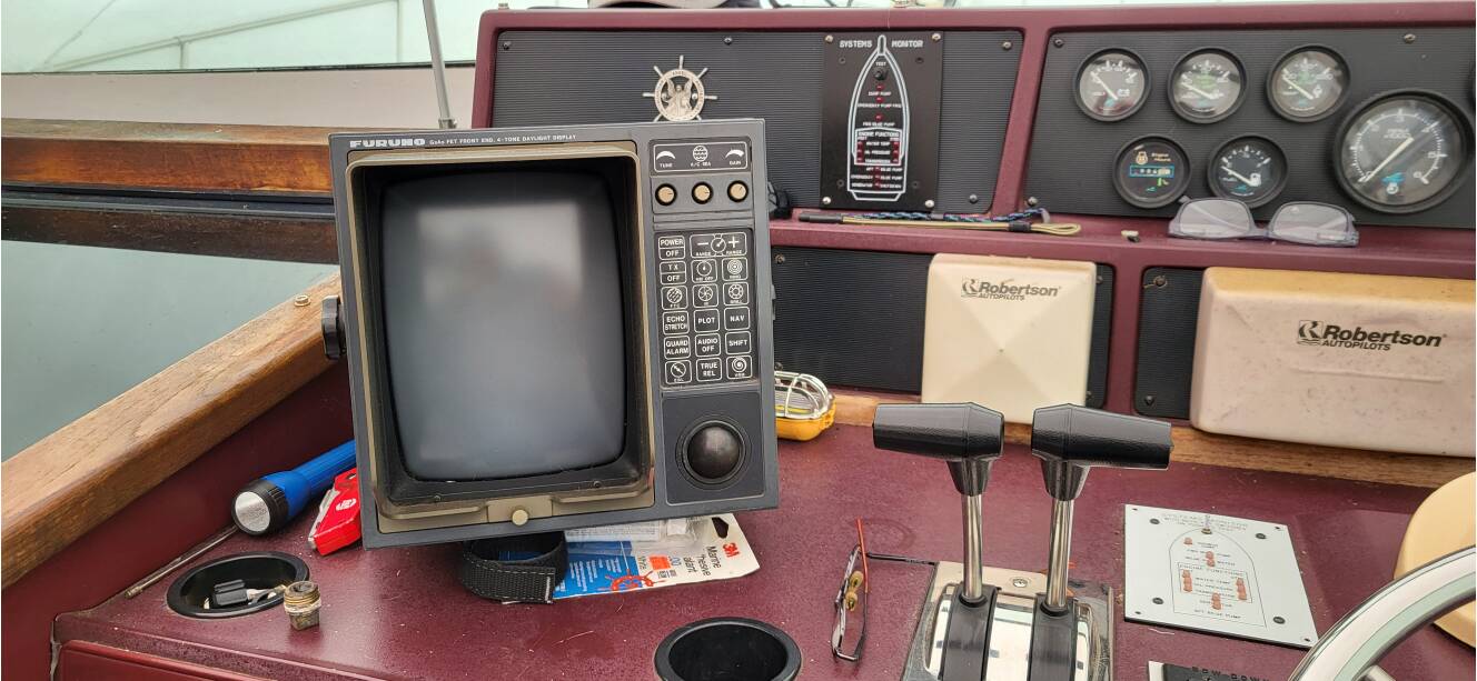A photo of this 1990 Sea Ray 390 Express Cruiser
