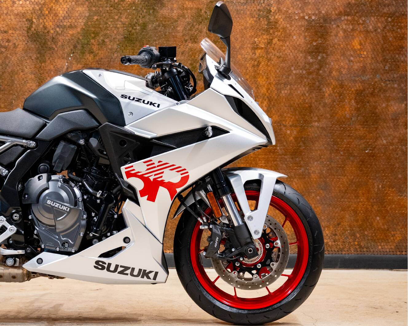 A photo of this 2024 Suzuki GSX8R