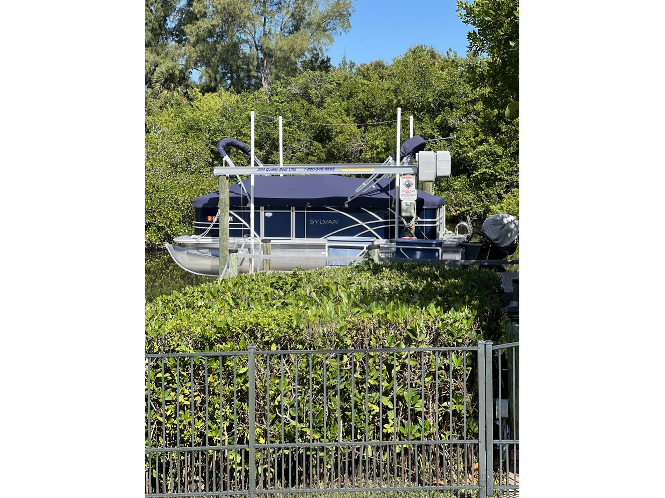 A photo of this 2023 Sylvan 820 Mirage Cruise