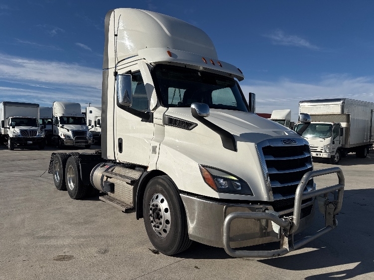2021 FREIGHTLINER CASCADIA 116 in Aurora, CO