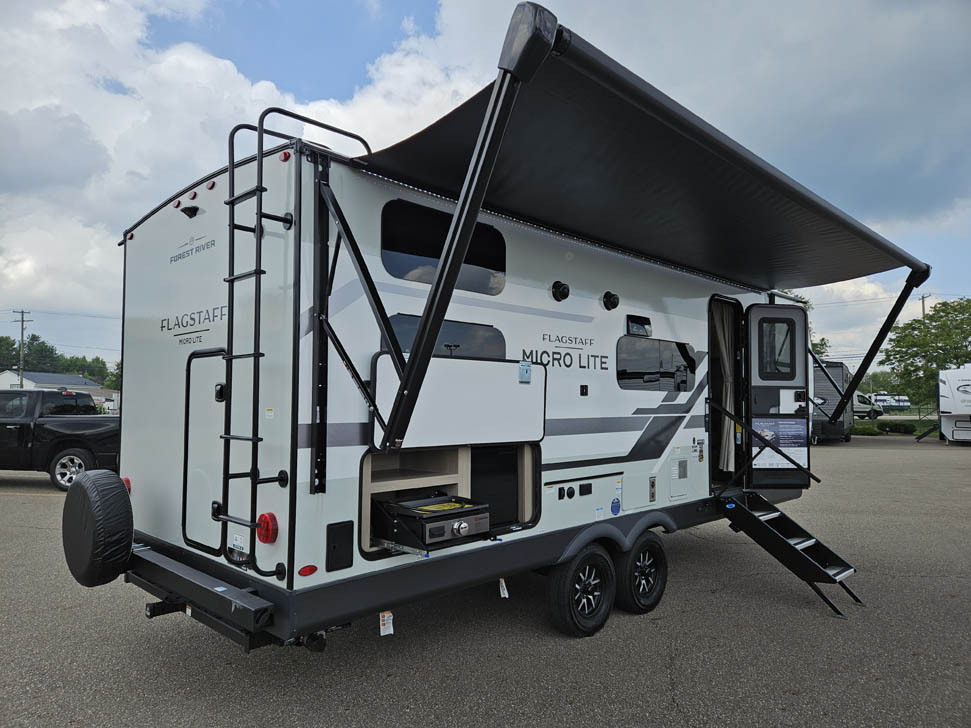2026 Forest River Flagstaff Micro Lite 25BRDS in streetsboro OH