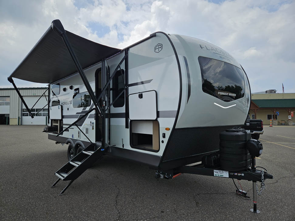 2026 Forest River Flagstaff Micro Lite 25BRDS in streetsboro OH
